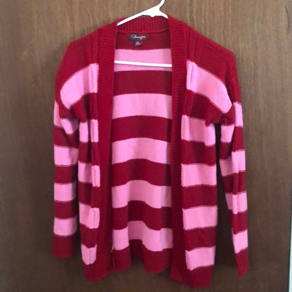 Valentine’s Day themed sweater❤️💋.